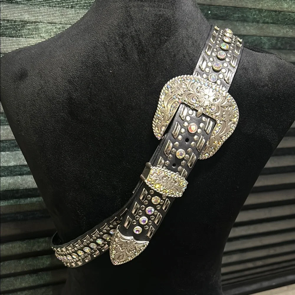 Nocona Women’s Black Leather Rhinestone Floral Design Buckle N3432301 Size XL
